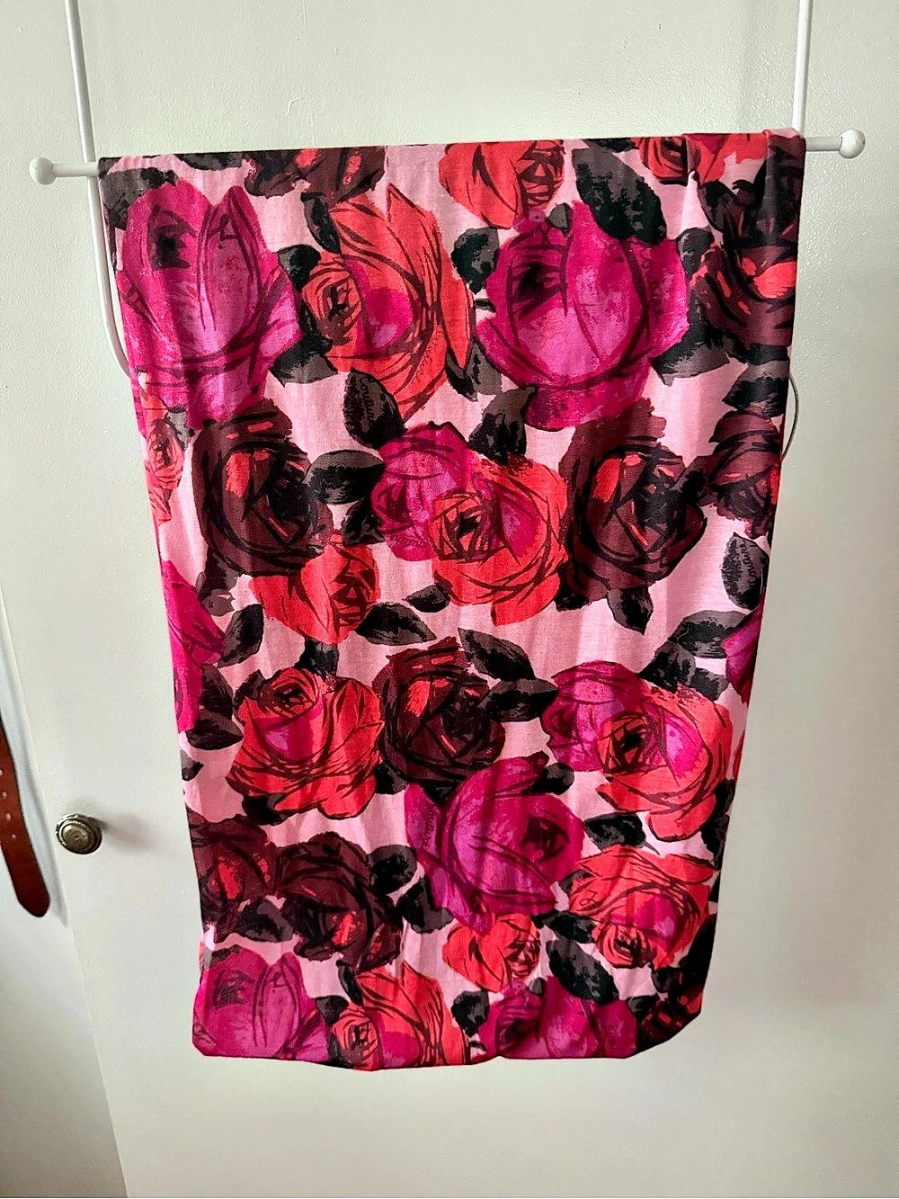 Floral Scarf in Pink & Red Like New